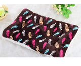New Winter Warm Pet Dog Blanket Cute Dog Bed Mat Thick Coral Fleece Sleeping Bed Cover Cushion For Small Medium Dogs